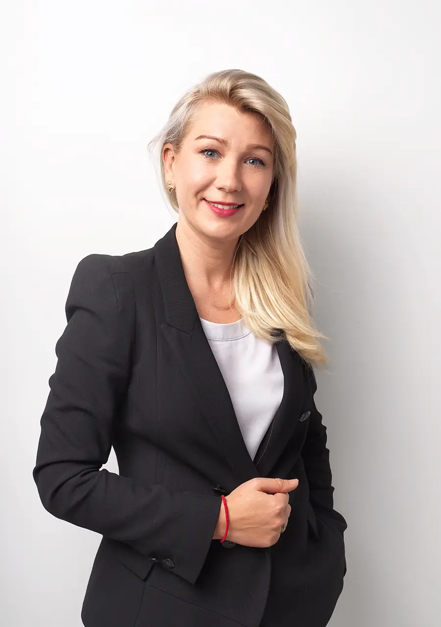 julia dyreholt holm property consultant